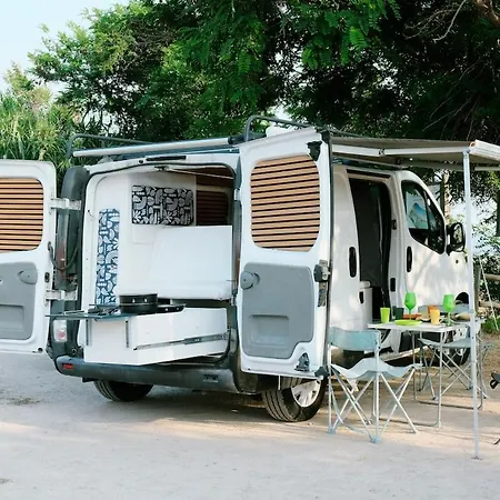 Life Sardinia Campervan Botel